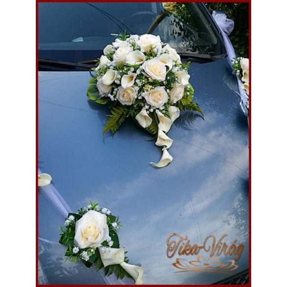 Puder rózsa-fehér kálákkal autódísz 