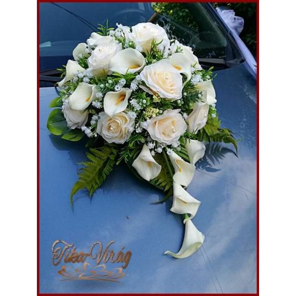 Puder rózsa-fehér kálákkal autódísz 