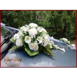 Puder rózsa-fehér kálákkal autódísz 