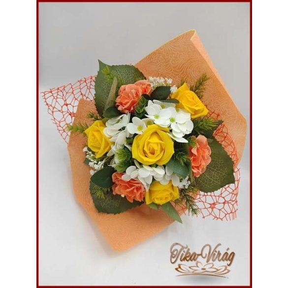 Rózsa-hortenzia-azálea szappan-virágokból álló csokor 