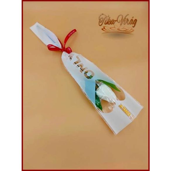 Fehér színű szappan tulipán díszcsomagolásban 