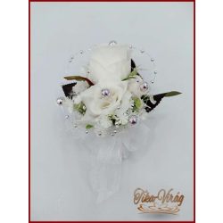 Fehér rózsás-ezüst díszítésű kitűző, bokréta 