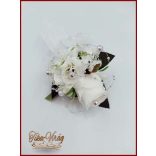 Fehér rózsás-ezüst díszítésű kitűző, bokréta 