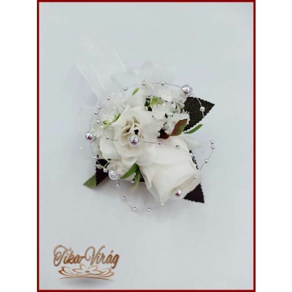 Fehér rózsás-ezüst díszítésű kitűző, bokréta 