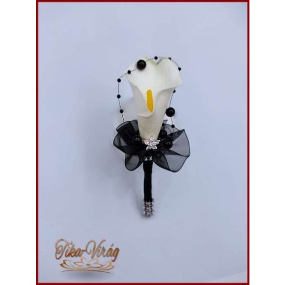 Fehér Kála- fekete díszítéssel kitűző, bokréta 