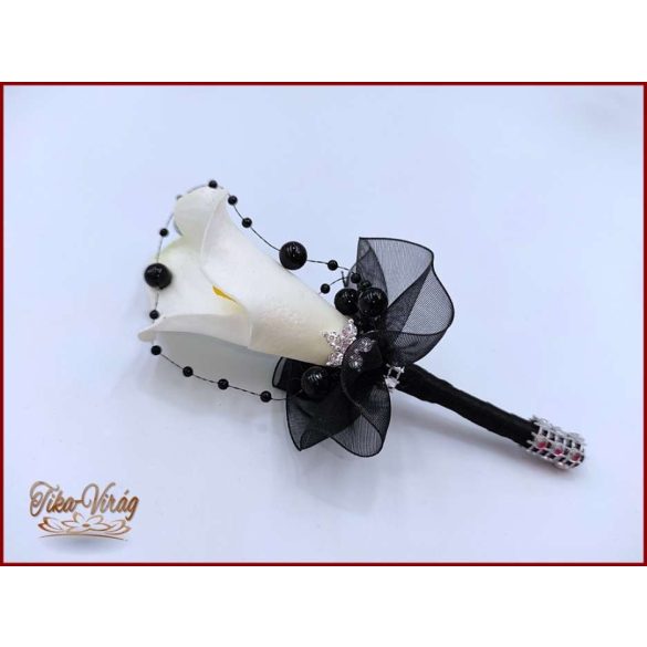 Fehér Kála- fekete díszítéssel kitűző, bokréta 