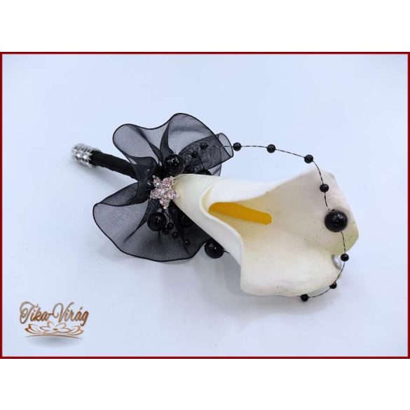 Fehér Kála- fekete díszítéssel kitűző, bokréta 