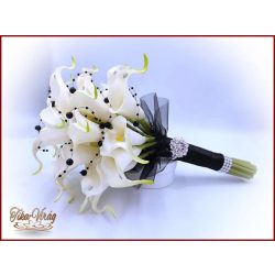   24 virágos Fehér Kála örök-csokor fekete díszítéssel 