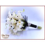 24 virágos Fehér Kála örök-csokor fekete díszítéssel + kitűzővel 