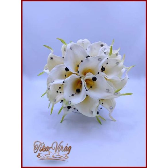 24 virágos Fehér Kála örök-csokor fekete díszítéssel + kitűzővel 