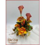 Narancs színeiben pompázó ikebana 