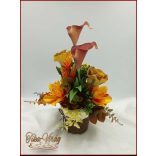 Narancs színeiben pompázó ikebana 