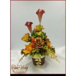 Narancs színeiben pompázó ikebana 