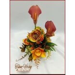 Narancs színeiben pompázó ikebana 