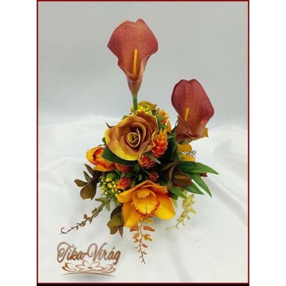 Narancs színeiben pompázó ikebana 