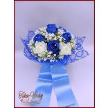 Ballagási örök csokor – kék és fehér rózsás egyedi ajándék