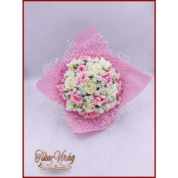 5 szálas fehér rózsa - rózsaszín rózsákkal, rózsaszín díszcsomagolásban díszített örök-csokor 