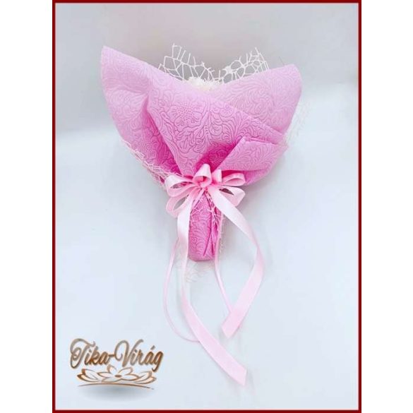 5 szálas fehér rózsa - rózsaszín rózsákkal, rózsaszín díszcsomagolásban díszített örök-csokor 