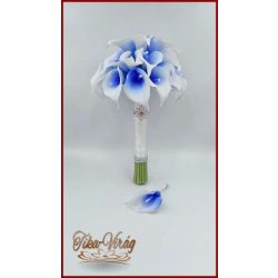 30 virágos White-Blue kálás örök-csokor + kitűzővel 