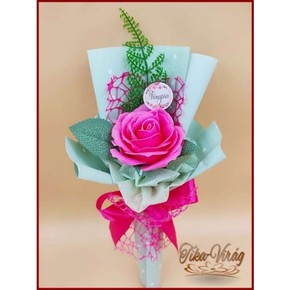 Pink nagy szappanrózsa táblácskával díszcsomagolásban 