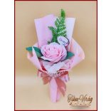 Rózsaszín nagy szappanrózsa táblácskával díszcsomagolásban 