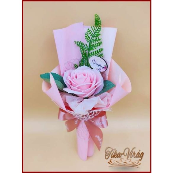 Rózsaszín nagy szappanrózsa táblácskával díszcsomagolásban 