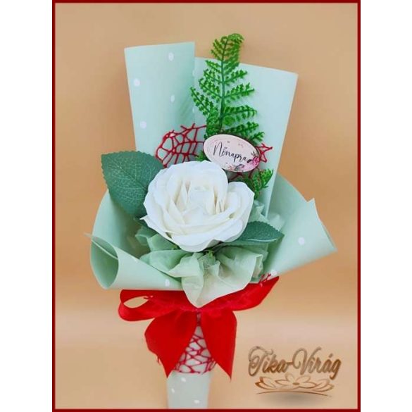 Fehér nagy szappanrózsa táblácskával díszcsomagolásban 