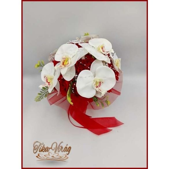 Fehér orchideák - piros rózsákkal örök-csokor + kitűzővel 