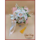 Különleges barack színű egyedi Ballagó-kalap formájú örök-csokor 