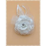 Fehér rózsás Csuklódísz Gyöngysoros-pánttal