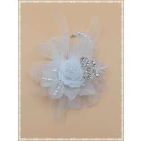 Fehér-kálás csuklódísz lepkével 