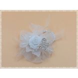 Fehér-kálás csuklódísz lepkével 