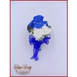 Királykék-fehér rózsás kitűző, bokréta 