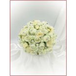 25 szálas ekrü rózsa örök-csokor ezüst díszítéssel + kitűzővel 