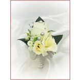 25 szálas ekrü rózsa örök-csokor ezüst díszítéssel + kitűzővel 