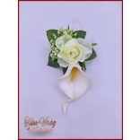 Fehér kála és rózsa kitűző, bokréta 