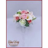 Koszorúslány vagy dobó örök-csokor kála, rózsa, orchidea, liziantusz kövekkel díszített 