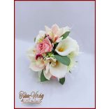 Koszorúslány vagy dobó örök-csokor kála, rózsa, orchidea, liziantusz kövekkel díszített 