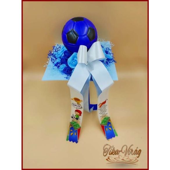 Ovis ballagási örök csokor fiúknak – focilabdás egyedi ajándék