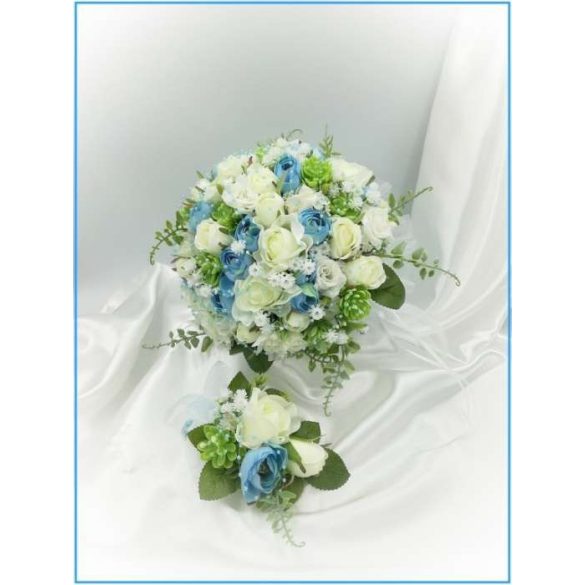 Fehér rózsás-kék boglárkás örök-csokor + kitűzővel 