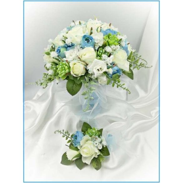 Fehér rózsás-kék boglárkás örök-csokor + kitűzővel 