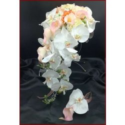   Fehér orchideás-rózsaszín kálás-narancs-barack rózsás örök-csokor kitűzővel 