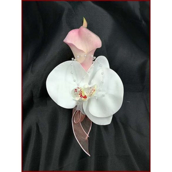 Fehér orchideás-rózsaszín kálás-narancs-barack rózsás örök-csokor kitűzővel 