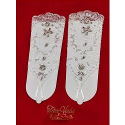 Rövid ujjas menyasszonyi kesztyű csipkéből  