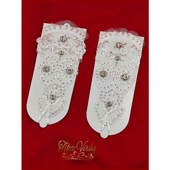 Menyasszonyi esküvői csipke kesztyű rövid fazonban 