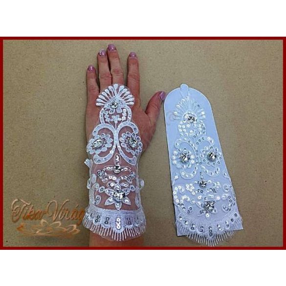 Menyasszonyi esküvői csipke kesztyű rövid fazonban 