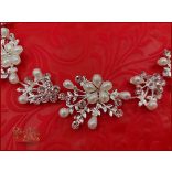 Strasszos hajdísz fehér gyöngyökkel díszítve BENHQ-211201.