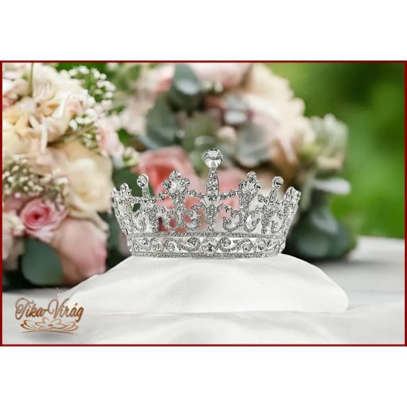 Esküvői teljes kör korona – elegáns virágos díszítésű