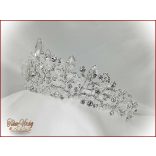 Korona kövekkel-üveggyönggyel díszítve CALNC-190708.