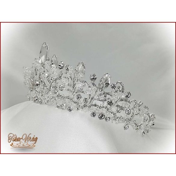 Korona kövekkel-üveggyönggyel díszítve CALNC-190708.